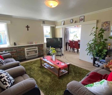 THREE BEDROOMS - HOKOWHITU - Photo 1