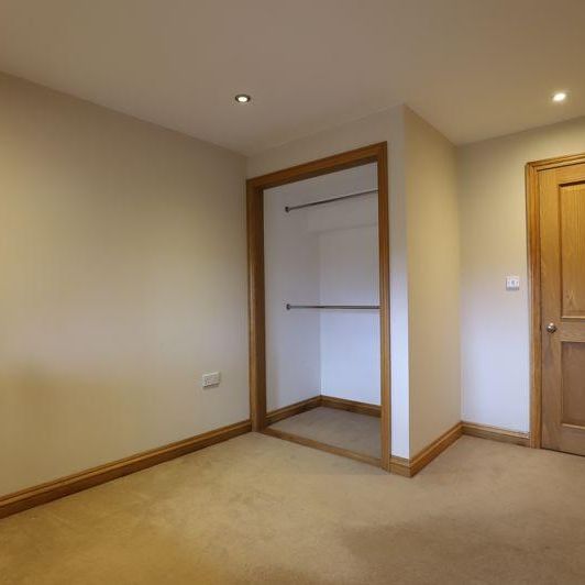2 bedroom barn conversion to rent - Photo 1
