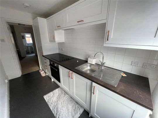 2 bedroom maisonette to rent - Photo 1