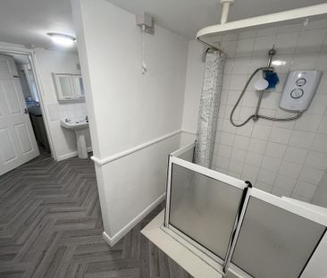 4 bedroom terraced house to rent - Photo 5