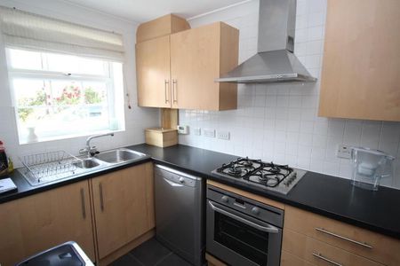 2 bedroom terraced house to rent - Photo 4