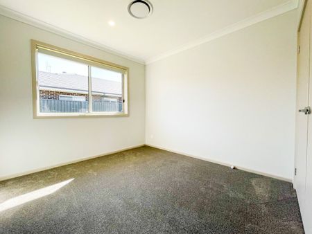 CORNER HOUSE: 4 BEDROOM, 2.5 BATHROOM, 2 CAR GARAGE, PLUS BONUS THEATRE/HOME OFFICE - Photo 4