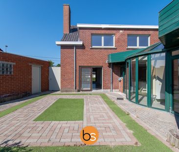 Te huur: Ruime woning met 6 slaapkamers en garage te Ledegem - Photo 1