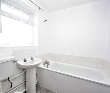 3 bedroom end of terrace house to rent - Photo 6