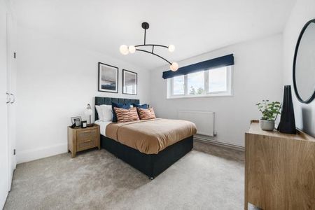 4 bedroom terraced house to rent - Photo 5