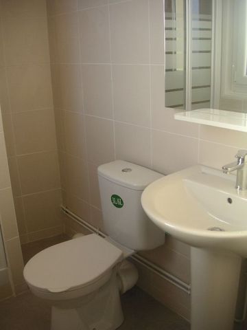 A louer appartement type F3 - Carentan - 2e étage - Photo 5