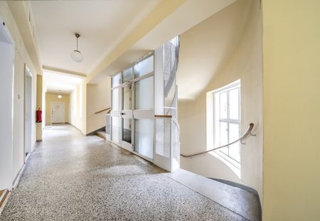 ***ERSTBEZUG-2,5-Zimmer-Wohnung in begehrter Lage in 1010*** - Photo 3