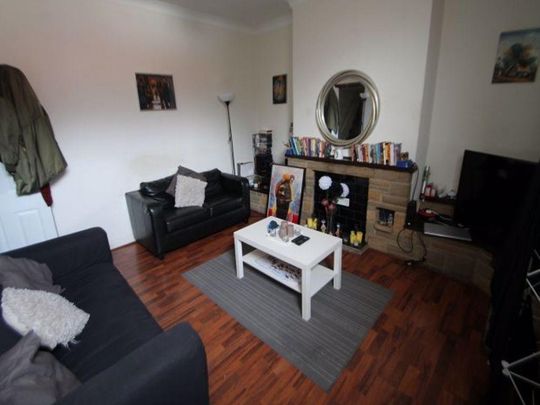 2 bedroom house to rent - Photo 1