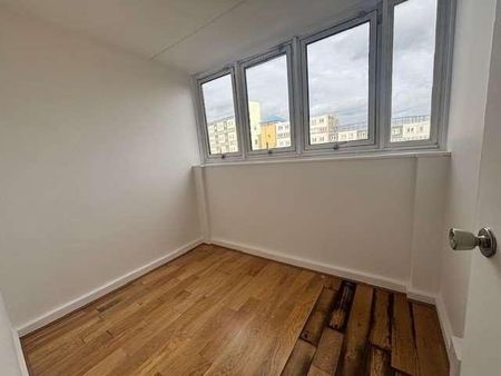 Francis Chichester Way, Clapham, SW11 - Photo 2