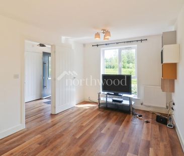 3 bedroom semi-detached house to rent - Photo 3