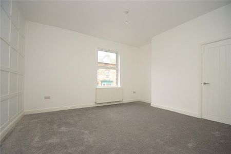 4 bedroom terraced house to rent - Photo 3
