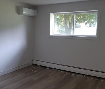 Beau 3 1/2 à louer 895$ 245 Candiac, Sherbrooke - Photo 2