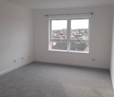 2 bed Flat To Let - Photo 6