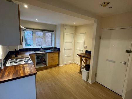 2 Bed Flat, Clifton Vale Close, BS8 - Photo 4