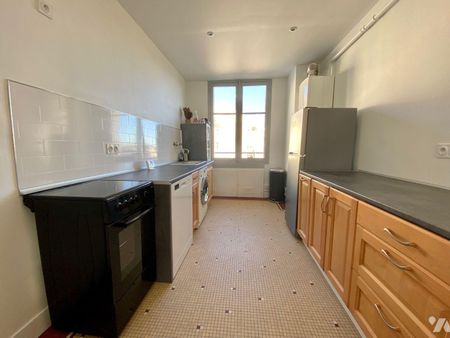 RENNES - Rue de Vern - Appartement T3 rénové avec beaucoup de charme, loué meublé, il est compo... - Photo 2