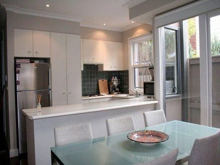 3 bedroom townhouse with TWO living areas & GARAGE - Photo 4