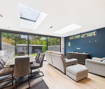 4 bedroom semi-detached house to rent - Photo 2