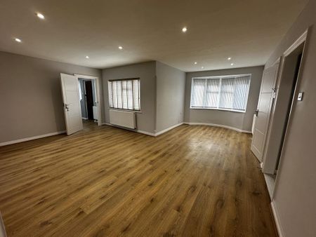 4 bedroom bungalow to rent - Photo 2