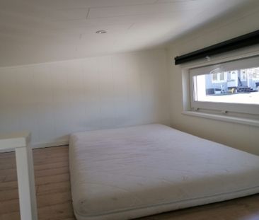 Lyxigt Attefallshus nära naturen i Rosersberg – perfekt för golfäls... - Photo 3