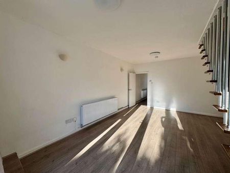 Karen Terrace, Leytonstone, E11 - Photo 2