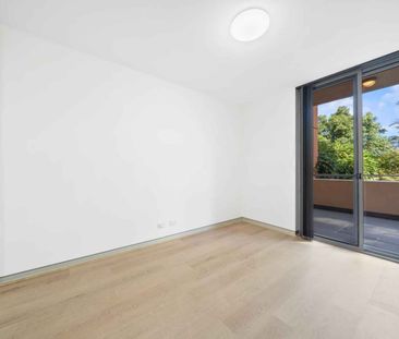SPACIOUS ONE BEDROOM FOR LEASE! - Photo 4