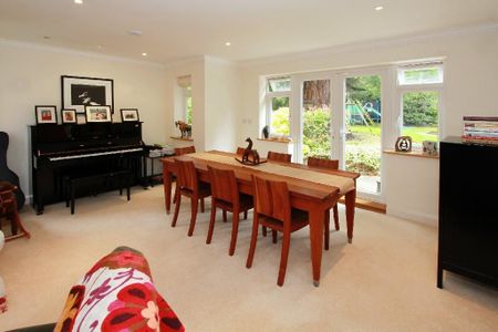 4 bedroom bungalow to rent - Photo 2
