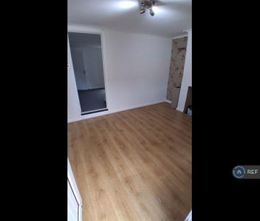 2 bedroom end of terrace house to rent - Photo 1
