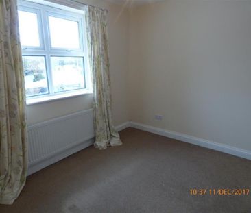 4 bedroom detached house to rent - Photo 6