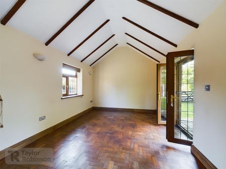 Bonnetts Lane, Ifield, Crawley - Photo 2