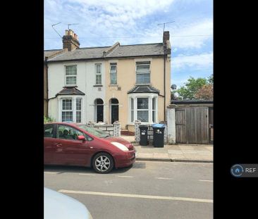 3 bedroom end of terrace house to rent - Photo 1