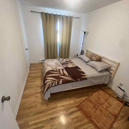 4 ½ à louer spacieux et lumineux semi meublé - Photo 4