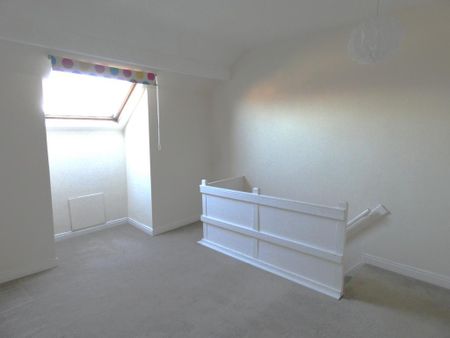 3 bedroom terraced house to rent - Photo 4