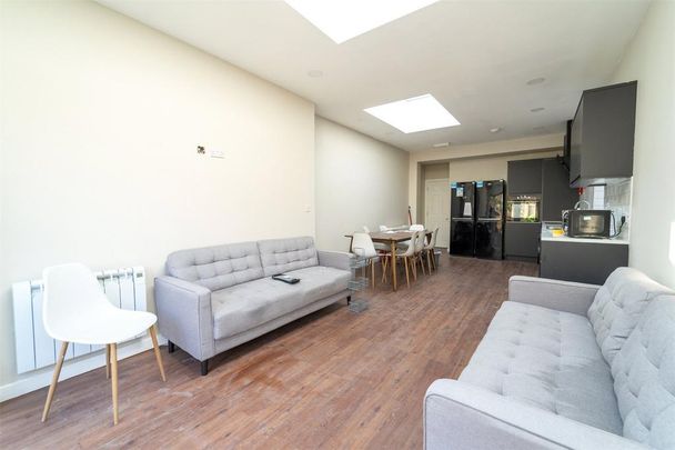 6 bedroom house to rent - Photo 1