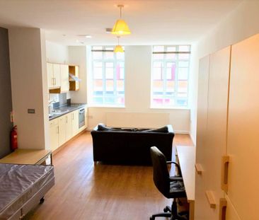 Studio to rent - Photo 1
