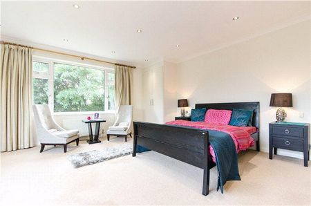 5 bedroom detached house to rent - Photo 4