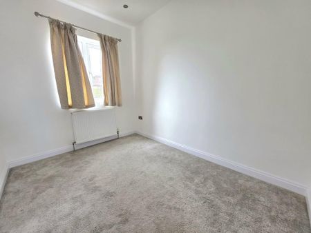 3 bedroom semi-detached house to rent - Photo 4