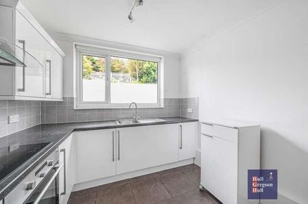 Clifton Close, Swanage, BH19 - Photo 2