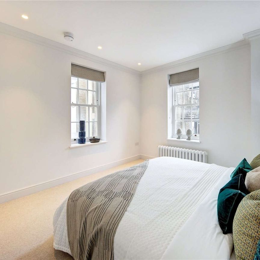 A luxurious two bedroom apartment located in the sort after Covent Garden area. - Photo 1