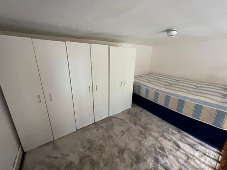 Studio Flat, St. Stephens Gardens, W2 - Photo 3