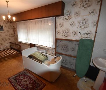 Centr. en rustig gel.woning met 3 slpk., gar., tuin en oprit op 4 a... - Foto 2