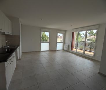 Location Appartement 4 pièces 81m² BEAUZELLE 31700 - Photo 4