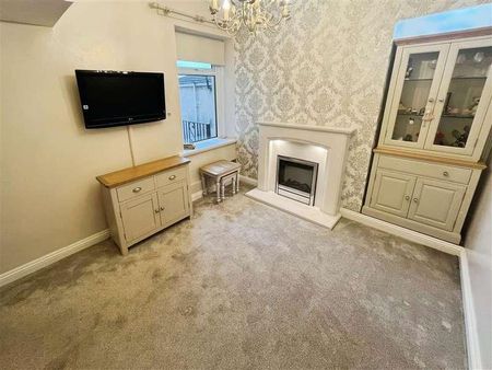 Oxford Street, Pontypridd, CF37 - Photo 5