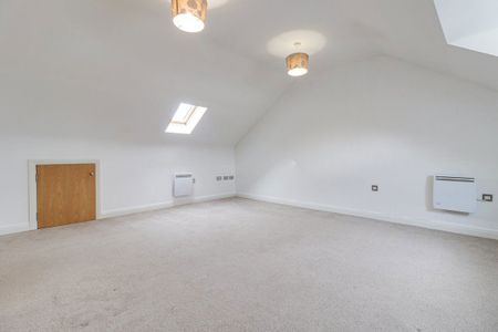 A 1 Bedroom Flat in Leckhampton GL50 2DP - Photo 3