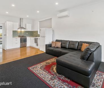 41 Fourth Avenue, Rosebud. - Photo 2