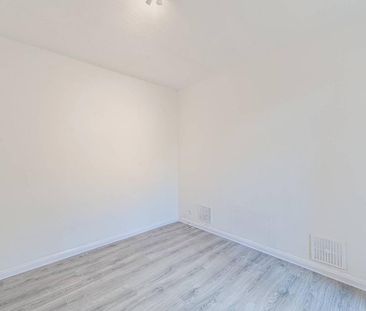 3 bedroom end of terrace house to rent - Photo 1