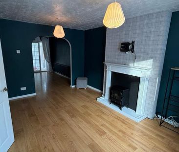 3 bedroom link detached house to rent - Photo 3