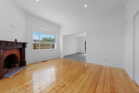 22 Naismith Street, Footscray VIC 3011 - Photo 5