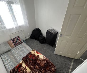Winnington Close - Photo 5