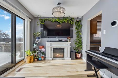 For Lease - 662 Grandview Drive Unit# Main & 2nd Floor, Oshawa, Ontario - Photo 3