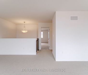 Detached Home For Lease | X8121370 - Photo 6